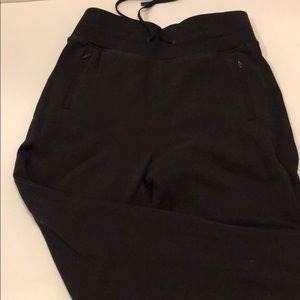 Lululemon On The Fly Jogging Pants in Black